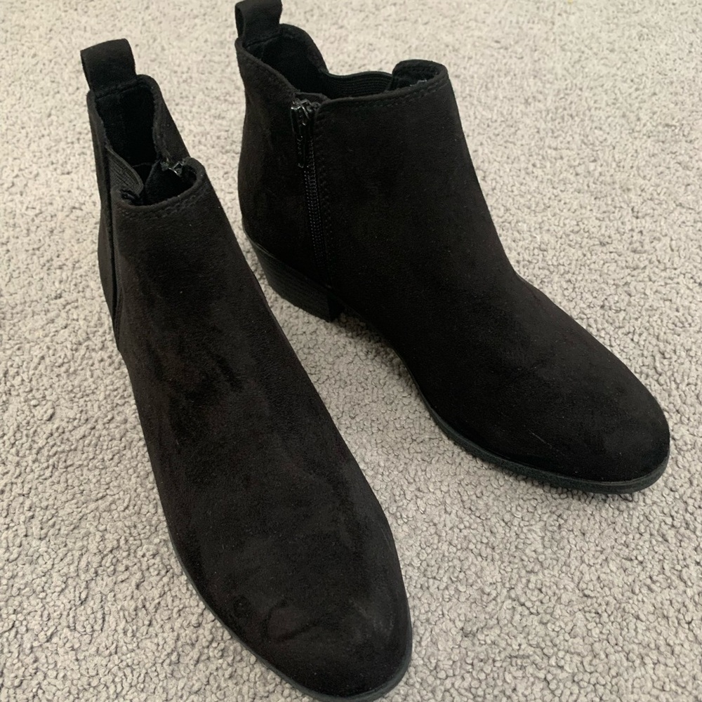 Short black suede boot. Lightly worn!